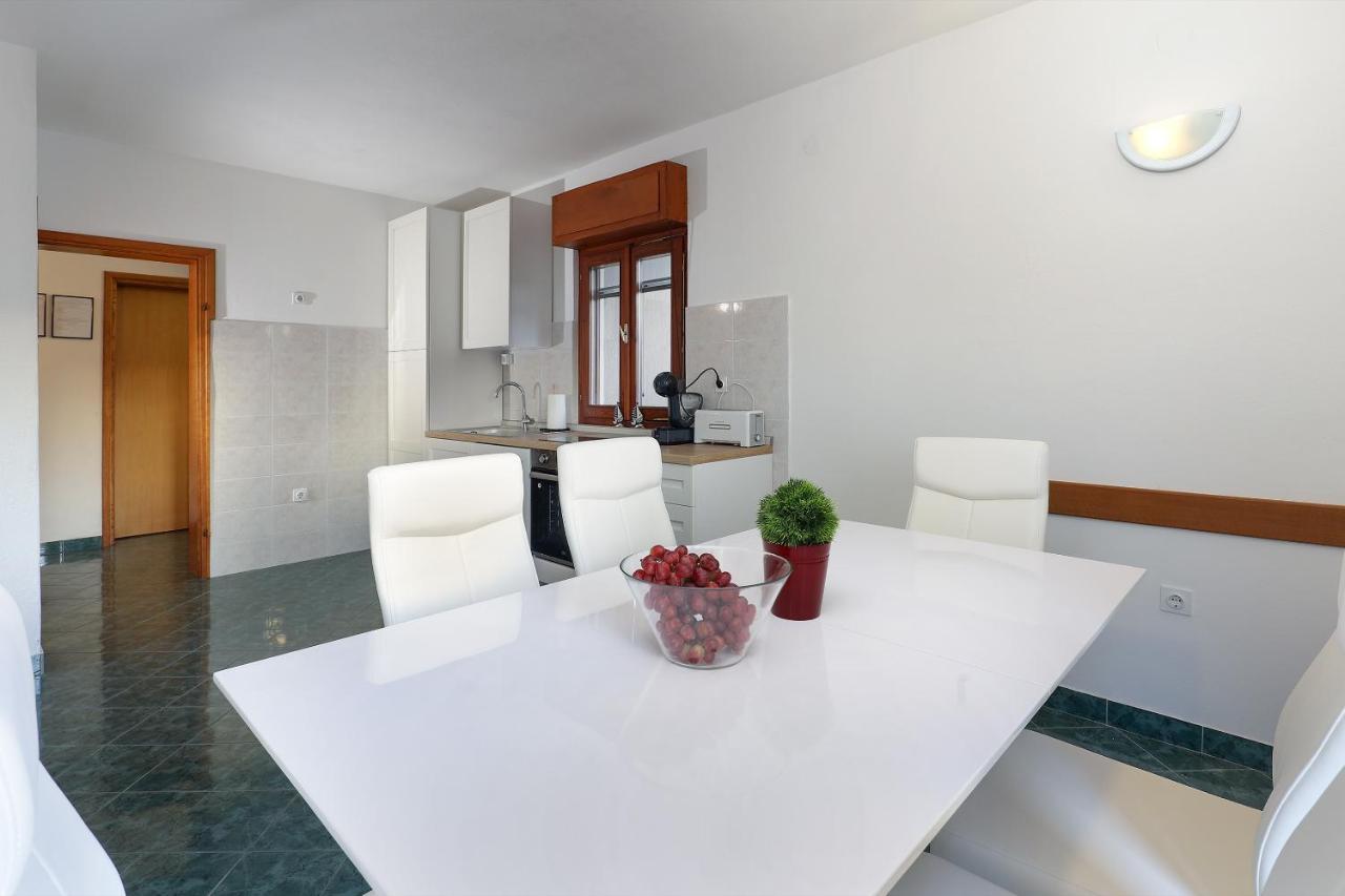 Apartments Villa Bernarda 실로 외부 사진